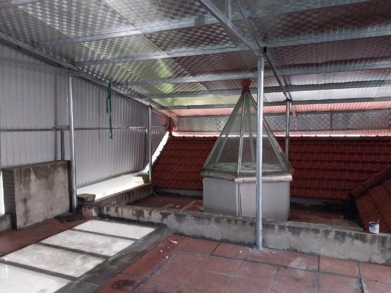 Làm mái tôn cho sân thượng