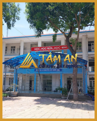 Thi công mái hiên sân khấu trường học tại Hà Nội