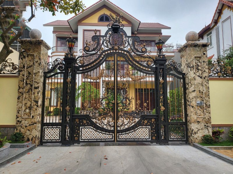 Mẫu cổng sắt nghệ thuật biệt thự cổ