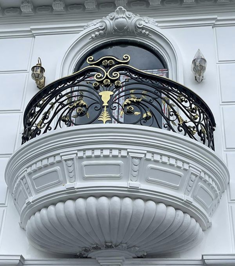 Mẫu lan can sắt ban công mỹ thuật đẹp