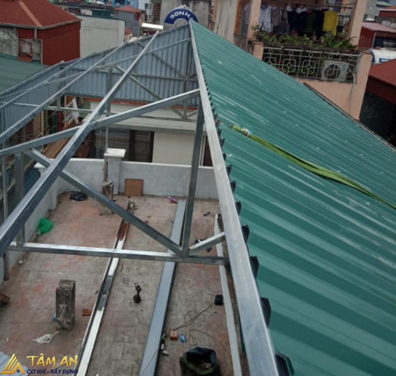 Báo giá thi công làm mái tôn giá rẻ tại Hà Nội 11 Làm mái tôn chống nóng tại Hà Nội