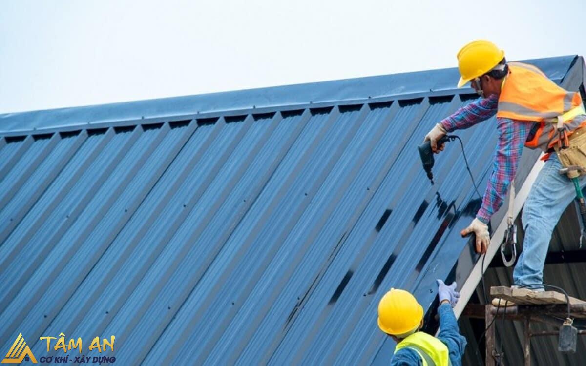 Mái tôn chống nóng có tốt không? Có nên lợp tôn chống nóng? 4 Thuận tiện cho lắp đặt