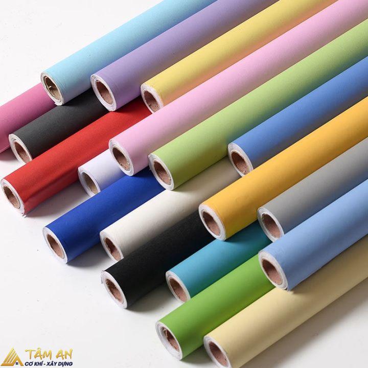 Giấy dán tường đẹp giá rẻ: Xu hướng nội thất 2025 4 Giấy dán tường có keo sẵn