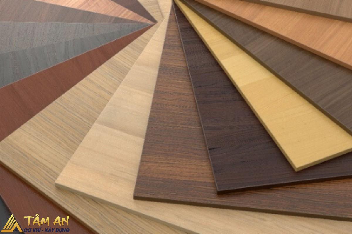 So sánh gỗ công nghiệp và gỗ tự nhiên chi tiết 11 Lớp phủ Laminate