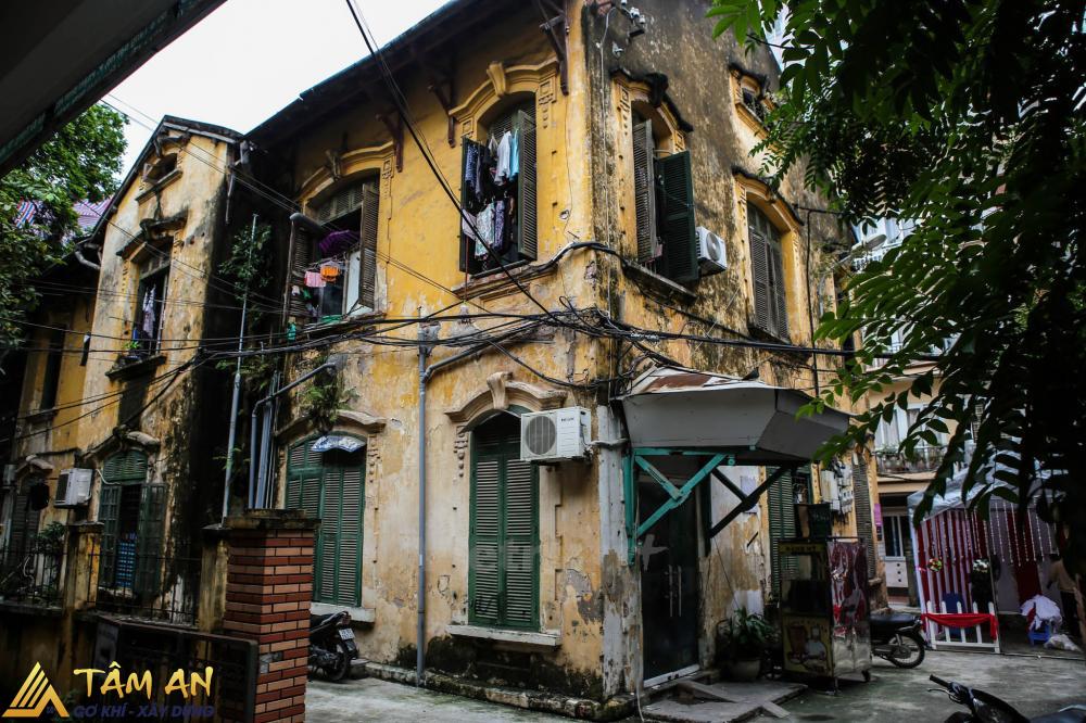 +7 mẫu cải tạo mặt tiền nhà đẹp, ấn tượng và tiết kiệm chi phí 7 Mặt tiền xuống cấp