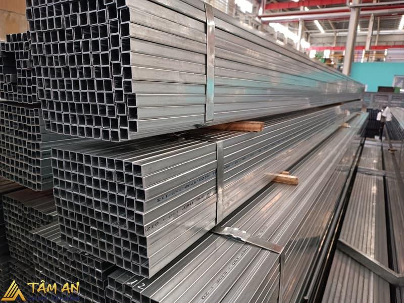 Sắt Hộp Là Gì? Tìm Hiểu Về Loại Vật Liệu Phổ Biến 8 Thép Hộp Hòa Phát