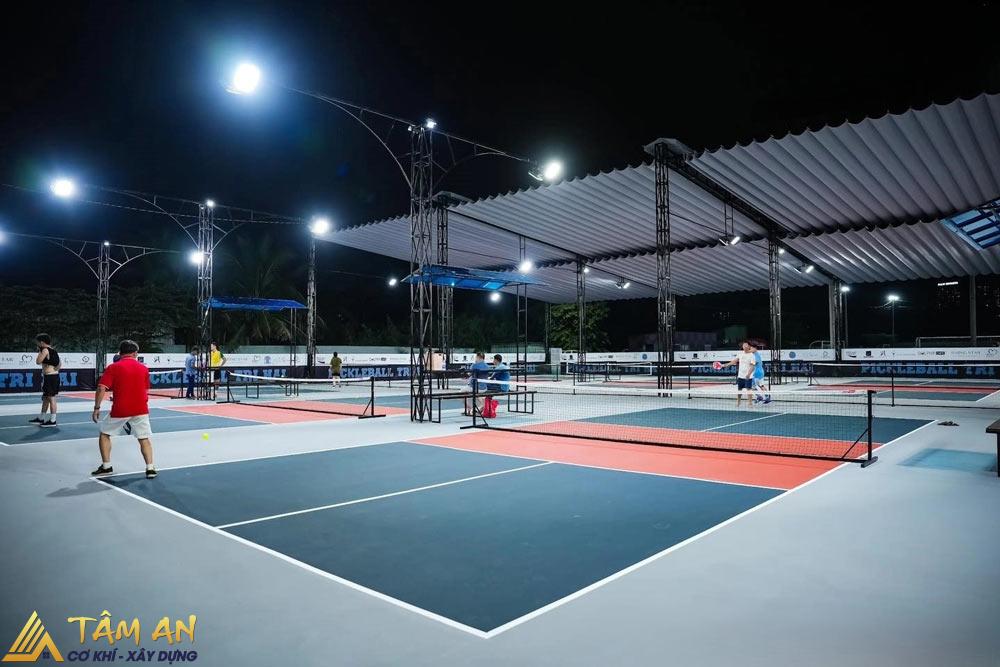 Các hạng mục thi công sửa chữa, cải tạo sân pickleball 7 Cải tạo hệ thống chiếu sáng