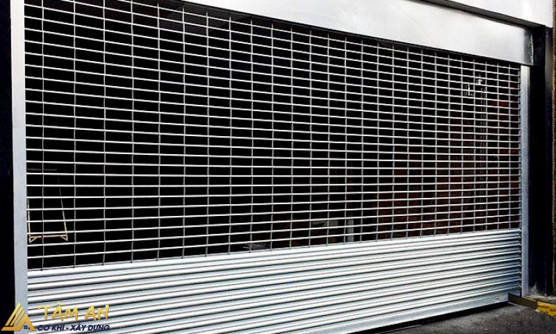 Báo giá làm cửa cuốn inox 304 không gỉ, bền đẹp, giá rẻ 4 Cửa cuốn inox 304 song ngang