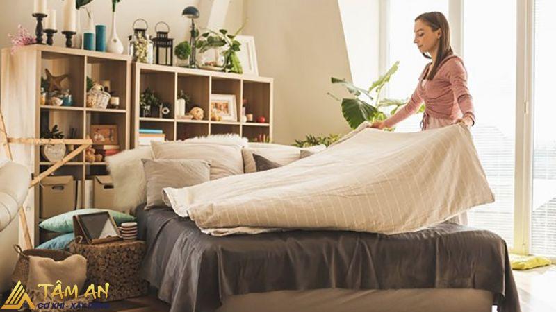 6 Bước cải tạo phòng ngủ nhanh, đẹp, tiện nghi, tiết kiệm 3 Dọn dẹp khu vực cần cải tạo