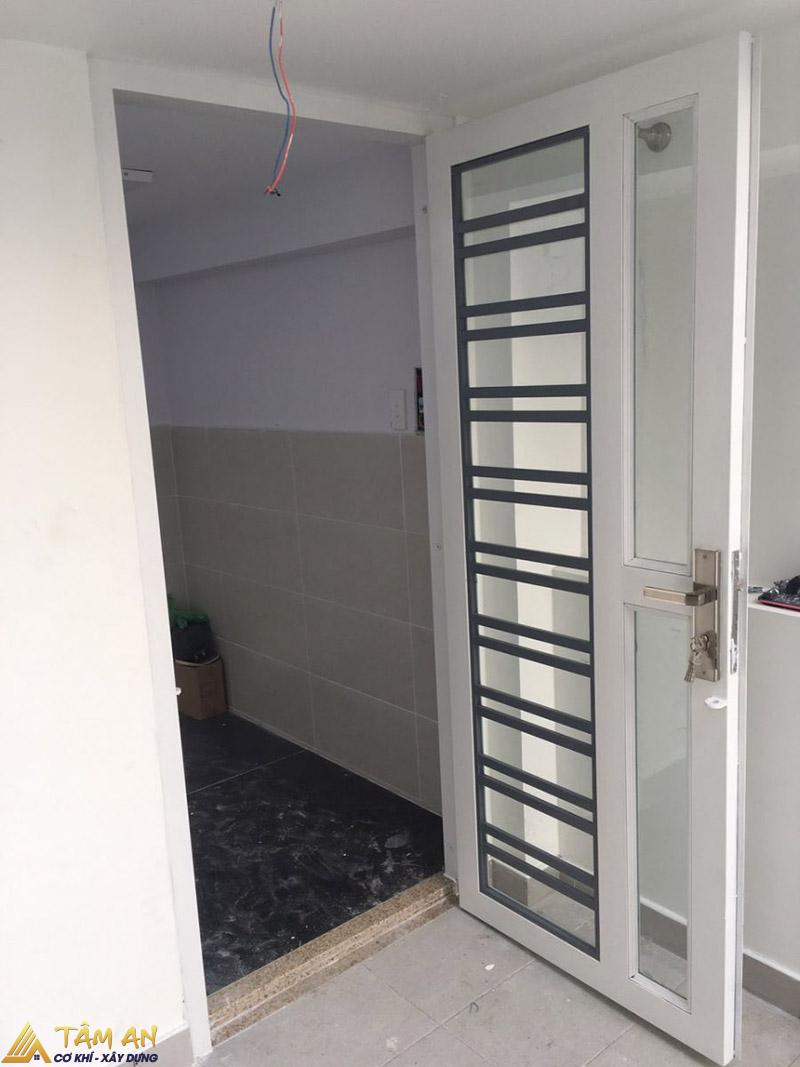 Tổng hợp mẫu cửa sắt 1 cánh phòng ngủ bền đẹp, an toàn 7 Mẫu cửa sắt 1 cánh phòng ngủ thiết kế nhỏ gọn, phù hợp với những không gian hạn chế