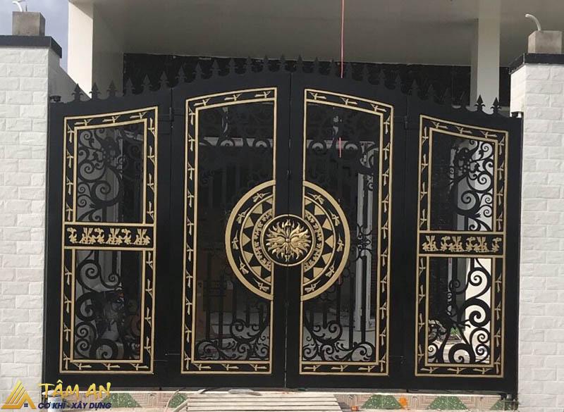 99+ Mẫu cửa sắt hộp 4 cánh đẹp, hiện đại, thịnh hành nhất 13 Mẫu cổng sắt 4 cánh được chế tác tỉ mỉ với nhiều hoa văn độc đáo