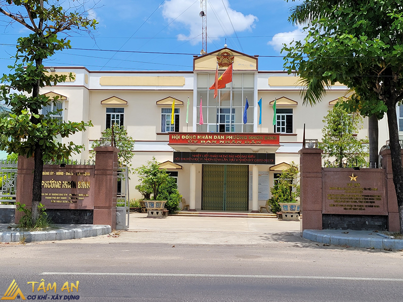 Xin giấy phép sửa chữa nhà cấp 4 ở đâu? Chi tiết thủ tục 1 Người dân nộp hồ sơ xin giấy phép sửa chữa tại Phòng Quản lý đô thị hoặc UBND quận