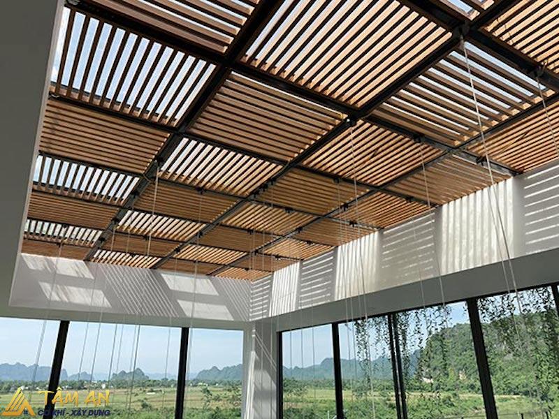 Mái nhựa giả gỗ ngoài trời đẹp, bền bỉ cho mọi công trình 6 Mái hiên gỗ nhựa ngoài trời che mưa, che nắng hiệu quả