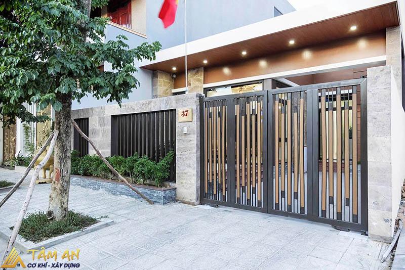 50+ Mẫu hàng rào đẹp nhà cấp 4 hiện đại, sang trọng 1 Hàng rào giúp bảo vệ an ninh, tạo sự riêng tư cho ngôi nhà