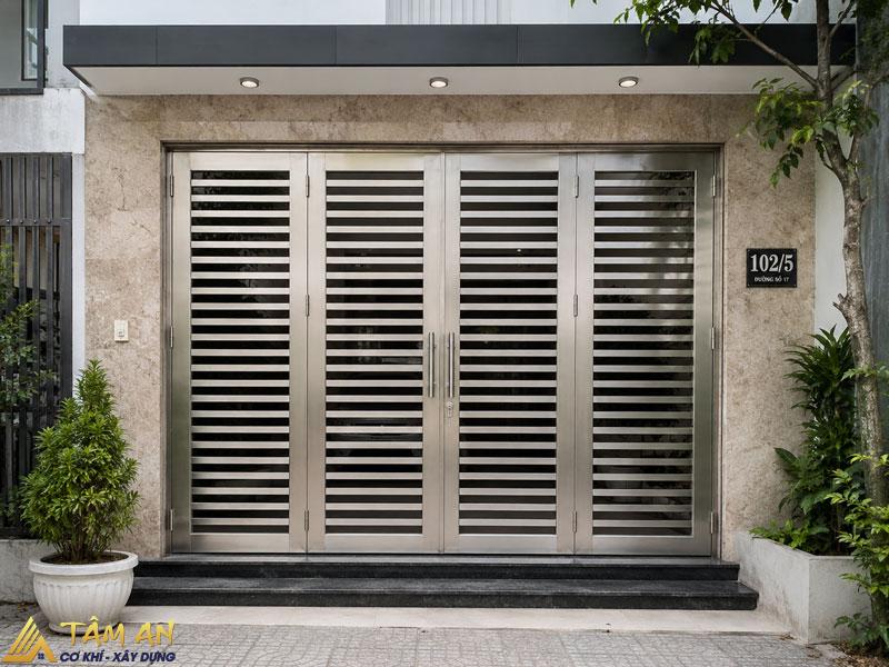 Cửa inox 4 cánh nan ngang