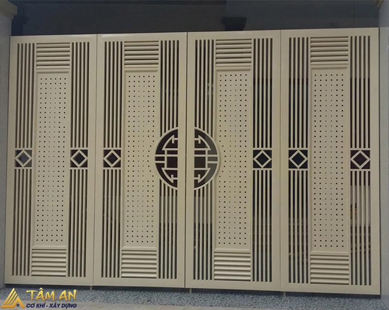 Cửa inox 4 cánh là loại cửa được làm chủ yếu từ inox