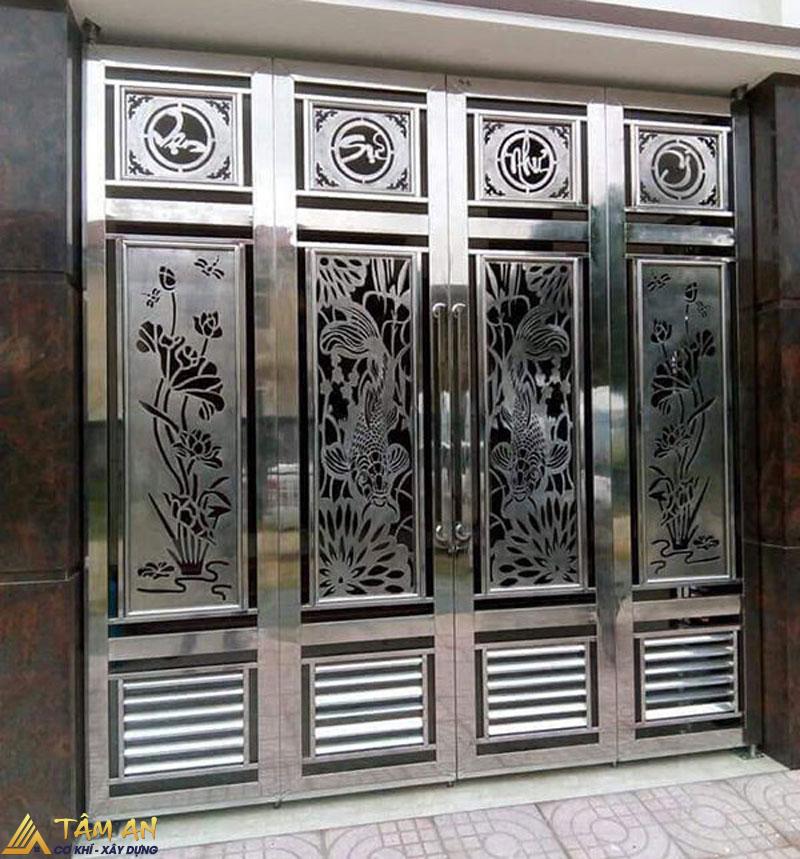 Cửa nhà inox 4 cánh phù hợp với nhà phố mặt tiền nhỏ