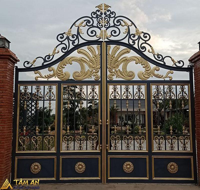Cổng inox 4 cánh đẹp mạ vàng nghệ thuật