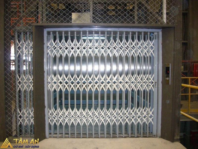 Cửa sắt kéo: Ưu – Nhược điểm & Bảng giá 2026 15 Cửa sắt kéo độ bền cao, giá thành hợp lý