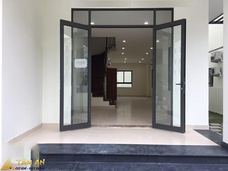 Mẫu cửa nhôm kính 2 cánh dùng cho cửa chính trong nhà
