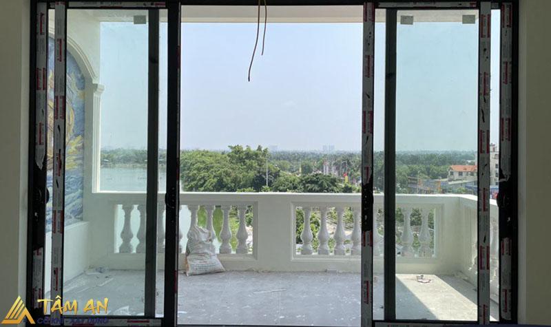 Cửa nhôm kính 4 cánh mở trượt