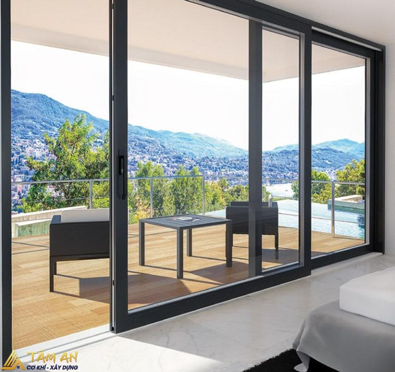 Cửa nhôm kính mở trượt song song với tường nên không chiếm diện tích