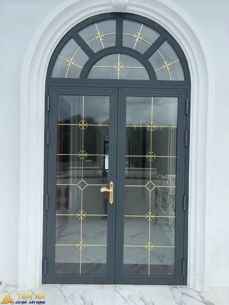 Mẫu cửa nhôm Xingfa uốn vòm phù hợp với những công trình mang kiến trúc cổ điển
