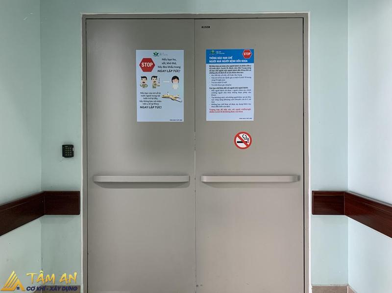 Cửa inox chống cháy được ứng dụng trong hệ thống lối thoát hiểm, thang bộ