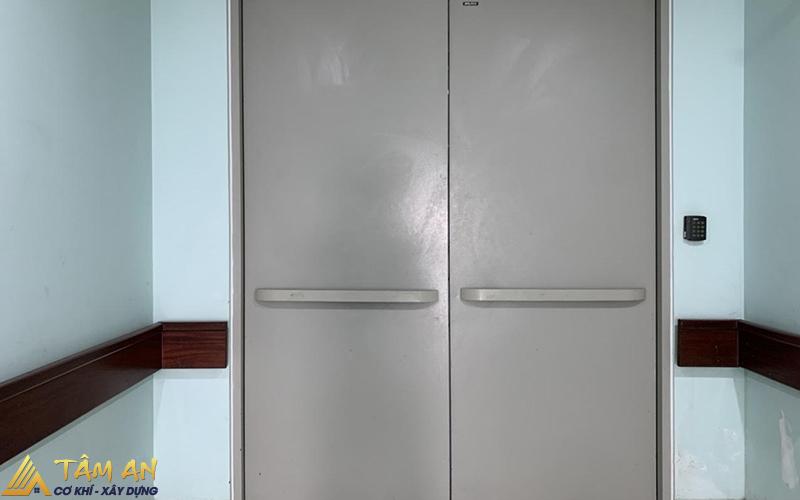 Cửa inox chống cháy có độ bền cao, chống ăn mòn